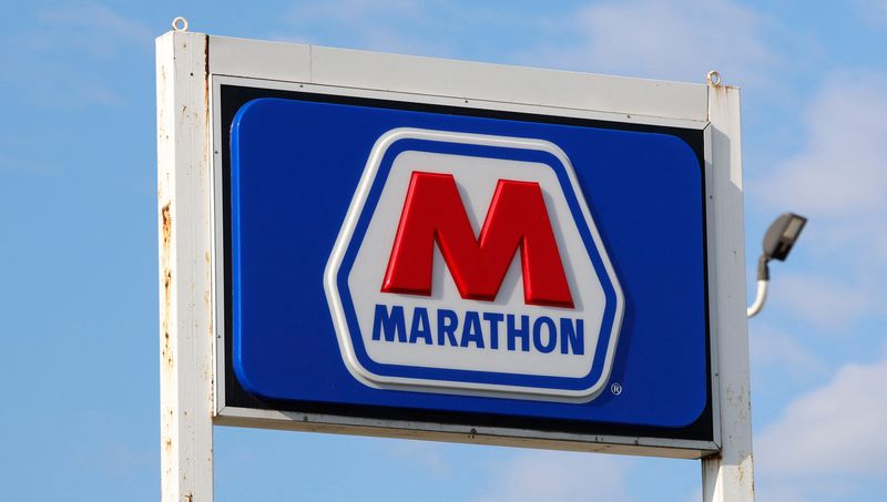 Marathon Petroleum beats fourth quarter profit estimates on midstream strength