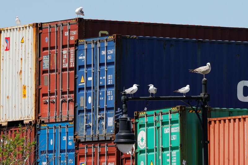 Record high imports pressure US trade deficit