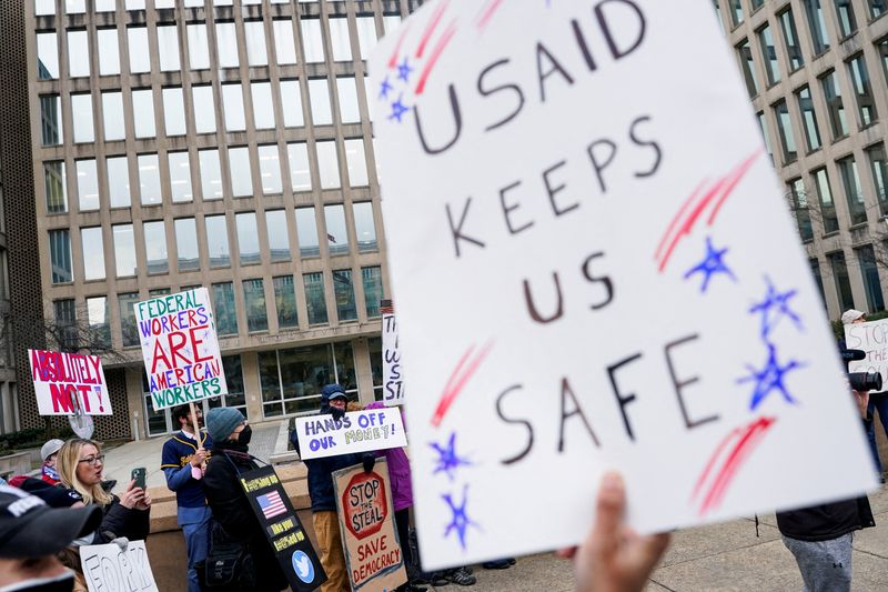 US federal employees fear mass firings as Thursday buyout deadline nears