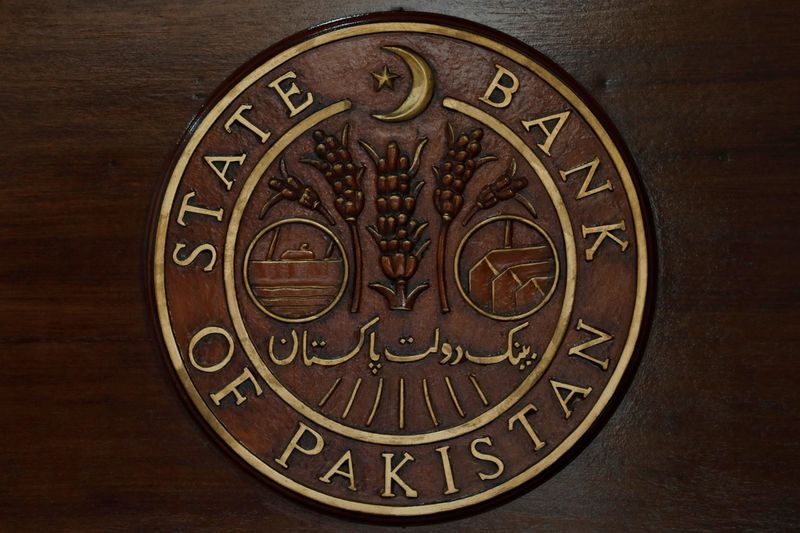 Fitch says Pakistan faces big external financing risks despite economic progress