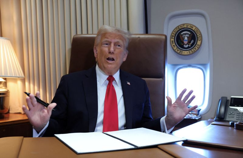 Trump says he will announce 25% steel and aluminum tariffs on Monday