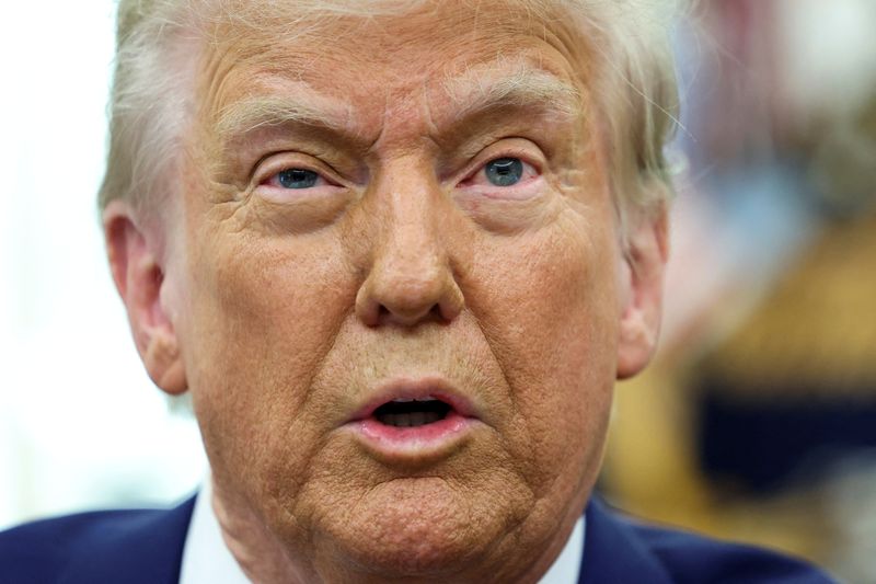 Trump says Russia should be readmitted to G7