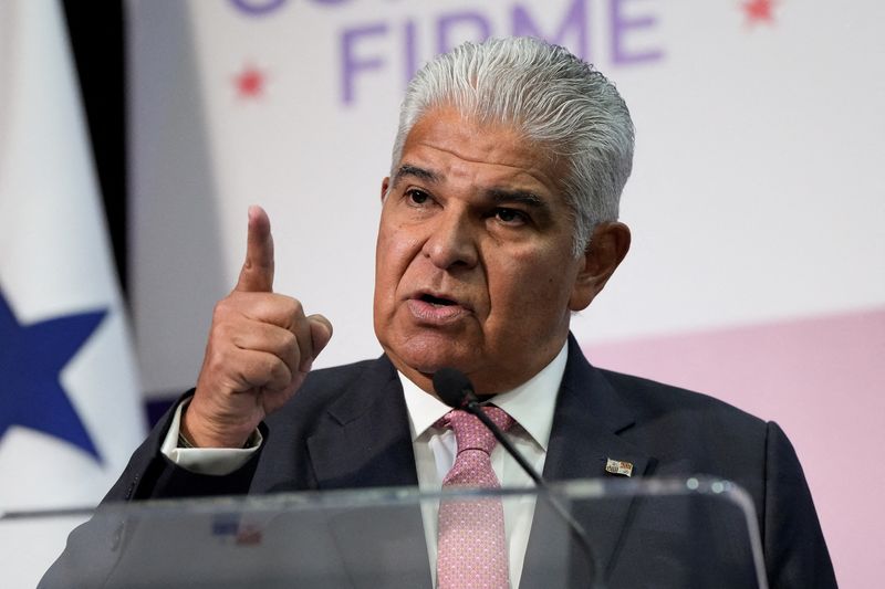 US deports to Panama nearly 120 migrants of different nationalities