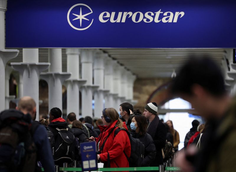 Virgin Group aims to raise $900 million to fund Eurostar rival, FT reports