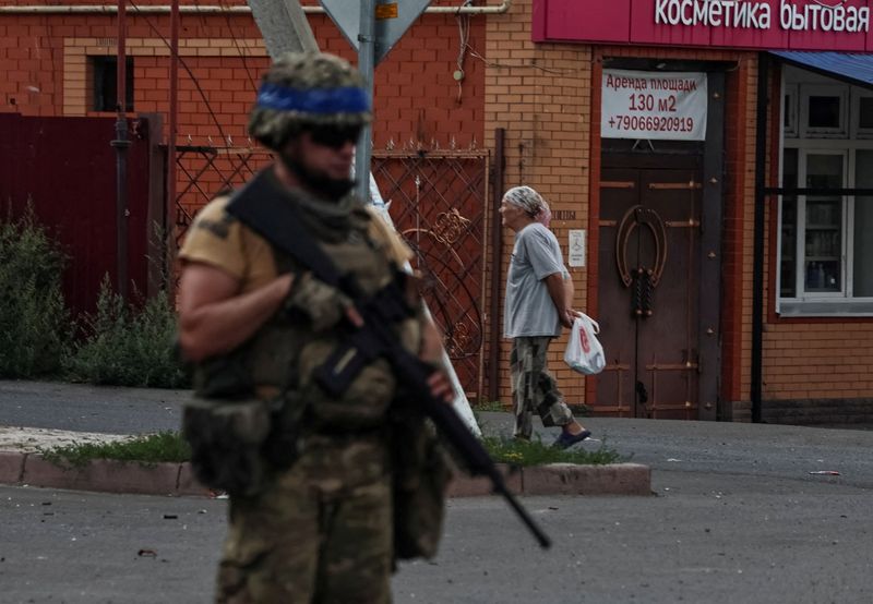 Russia uses gas pipeline to surprise Ukrainian forces in Kursk, bloggers say