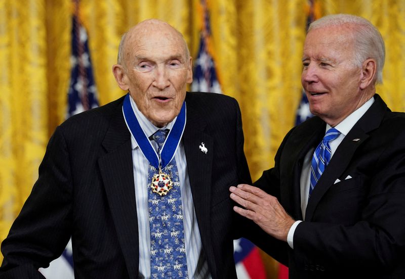 Former US Senator Alan Simpson, affable old-school Republican, dies aged 93
