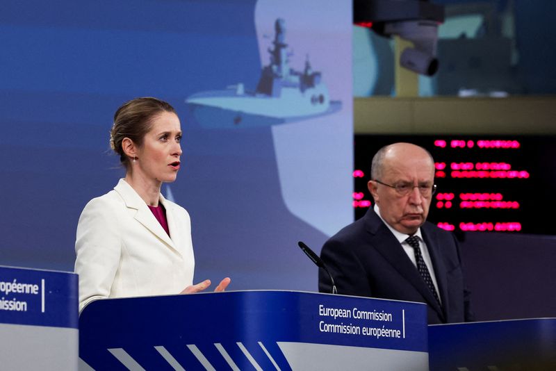 EU leaders vow to continue backing Ukraine, but make no concrete pledge
