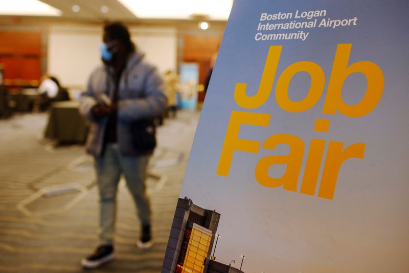 US labor market holding steady, but job opportunities dwindling