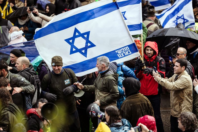Netanyahu government approves firing of Shin Bet head amid protests