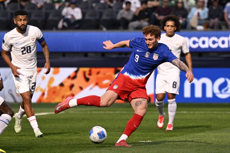 Soccer-Panama stun US with stoppage-time winner to reach Nations League final