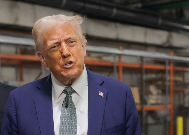 Trump signs order directing agencies to grant officials access to records