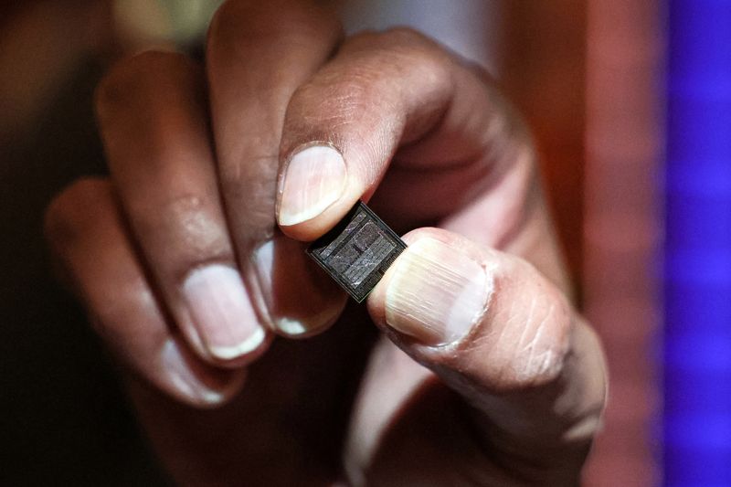 Chipmaker Micron's shares slump as tepid margin forecast eclipses AI prospects