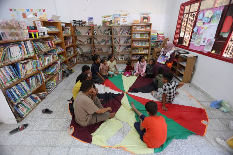 Gaza's psychological trauma brings large numbers to seek help