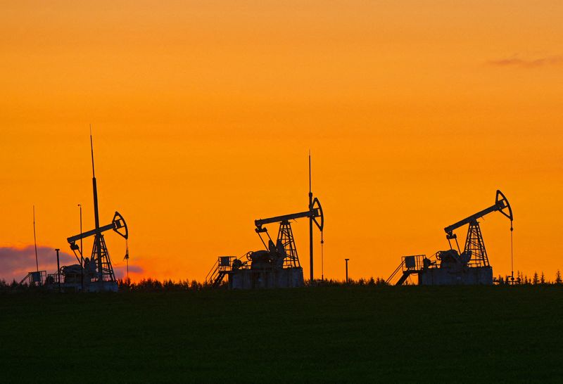 Oil prices little changed as markets eye US government reopening