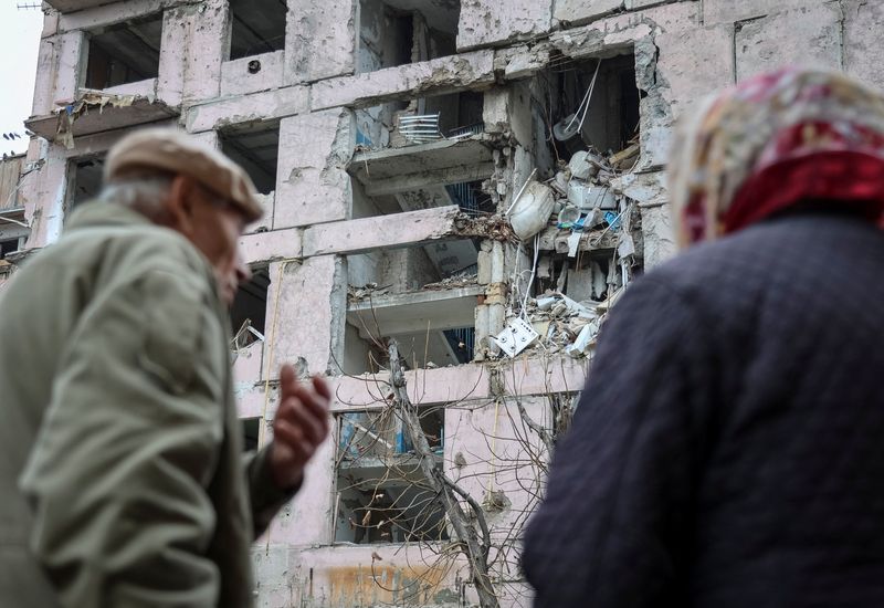 Ukrainians flee southeastern front as fighting worsens