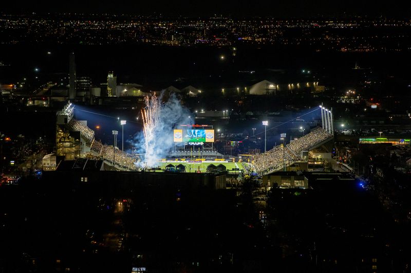 Canadian football fans rally against attempt to adopt US rules
