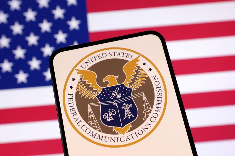 Senator opposes FCC plan to reverse cyber rules adopted after Salt Typhoon attack
