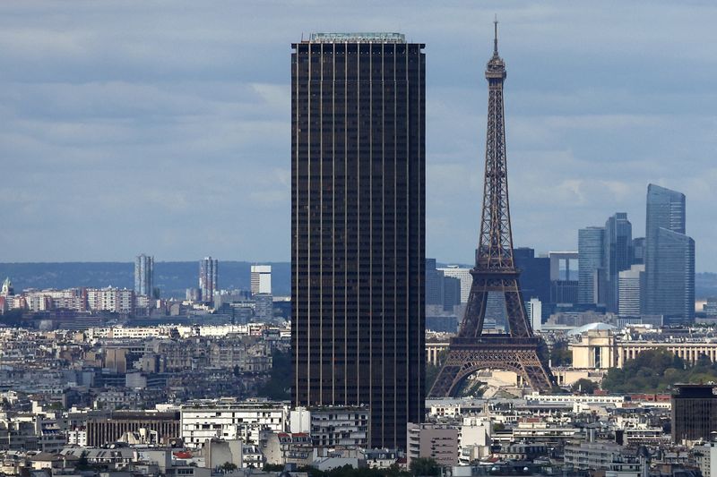 Euro zone business activity grows steadily in November, PMI shows