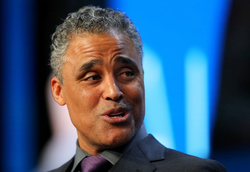 Former Lakers star Rick Fox enters Bahamian politics