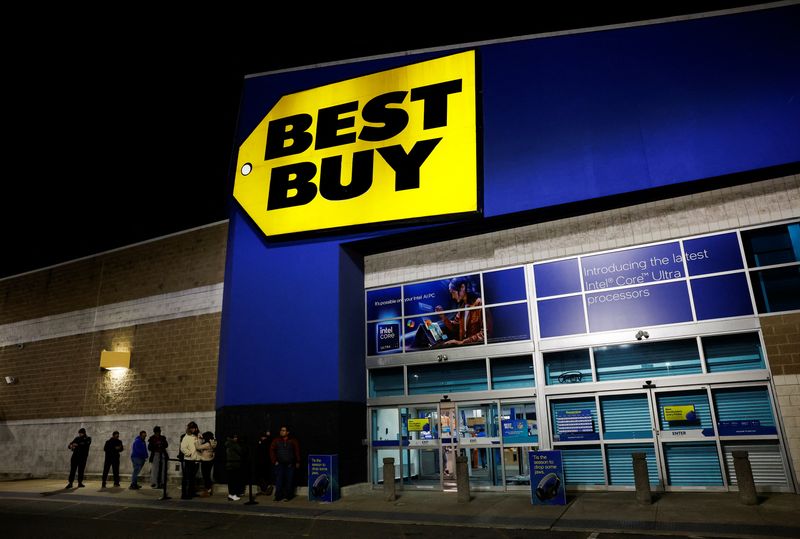 Best Buy raises annual sales forecast on strong holiday demand