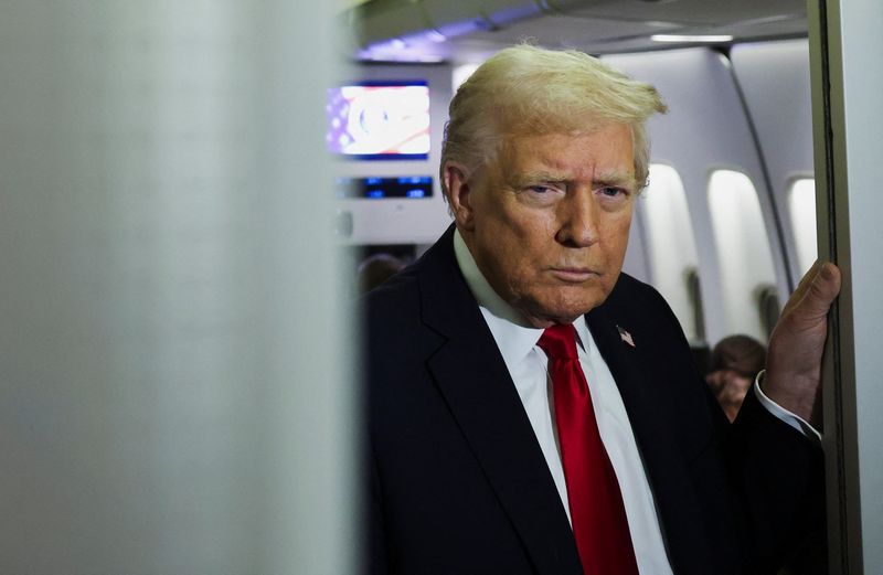 Trump says US will ’very soon’ begin stopping suspected Venezuelan drug traffickers by land