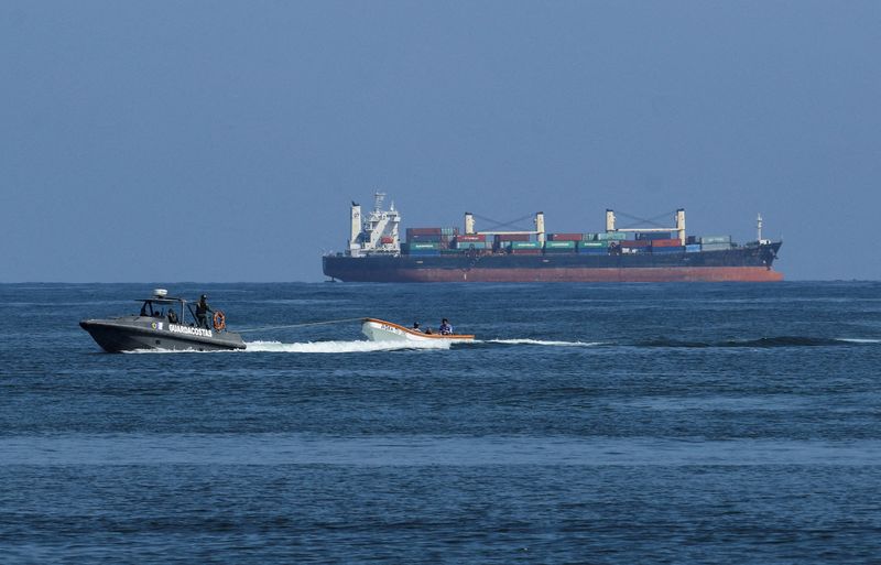 How could Venezuela's military respond to a US attack?
