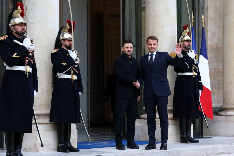Zelenskiy says 'tough issues' still need to be resolved after Florida talks
