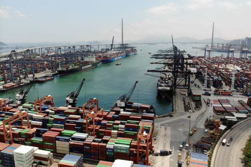 China’s November exports top expectations, imports underperform