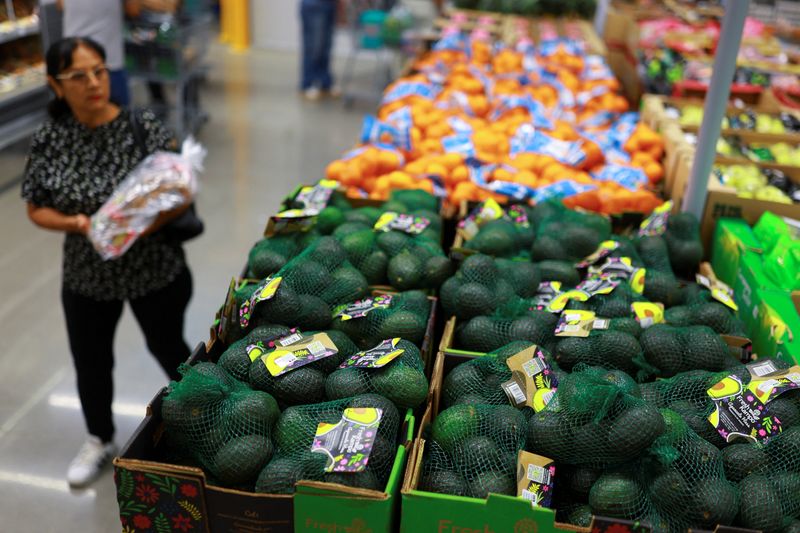 Mexico’s inflation accelerates more than expected, central bank notes further risks