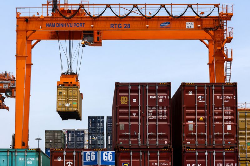 Analysis-How China Inc is marching into Vietnam amid US tariffs​​​