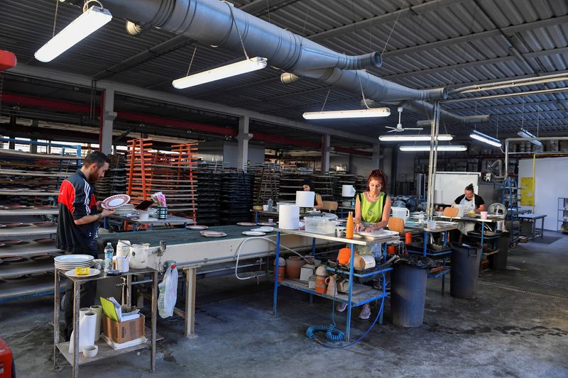Italy industry output falls more than expected as economy struggles