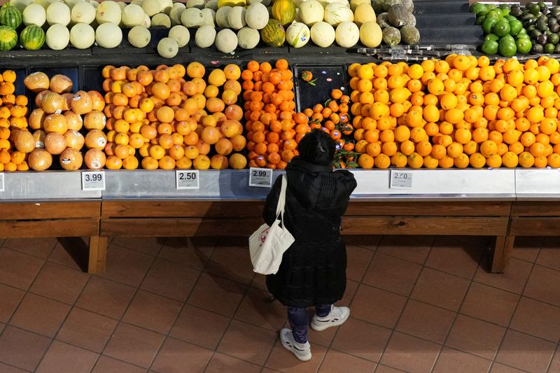 Canada’s annual inflation in November stays unchanged at 2.2%