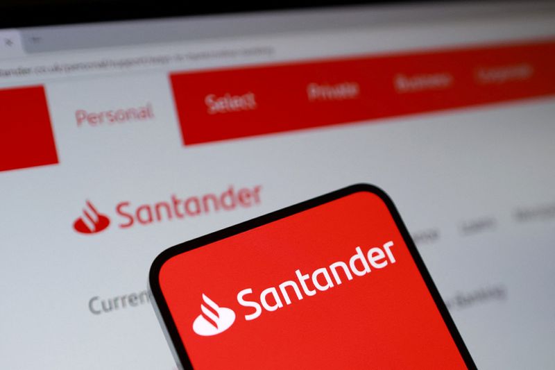 Polish financial regulator gives green light for Erste’s takeover of Santander