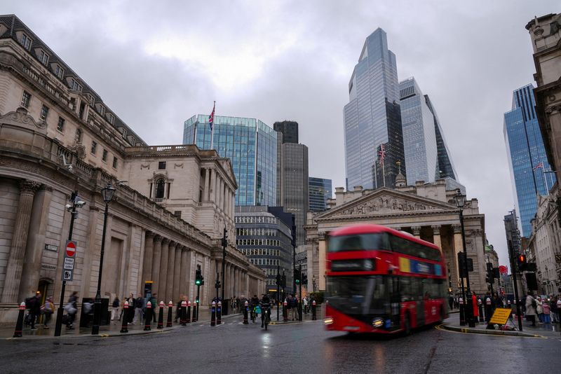 British stocks rise as investors await Bank of England rate cut