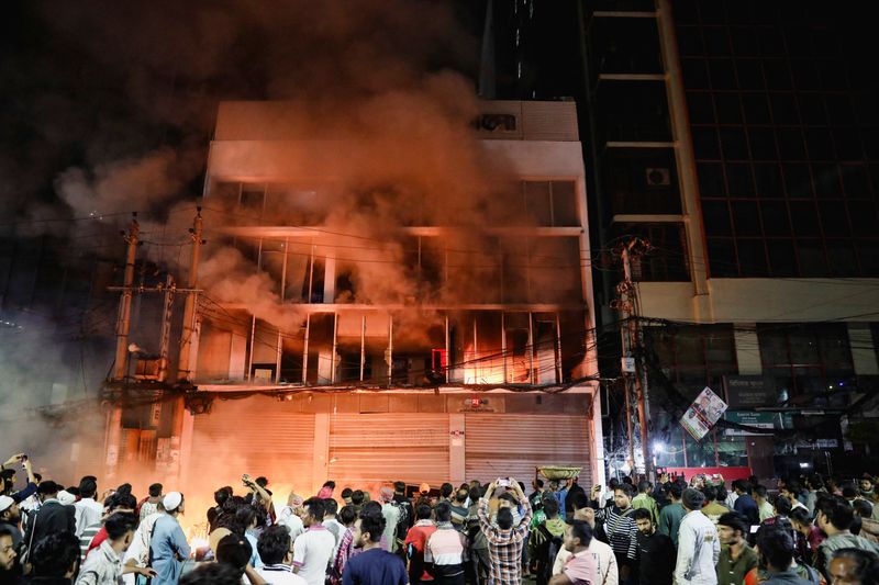 Bangladesh rocked by unrest over death of student leader