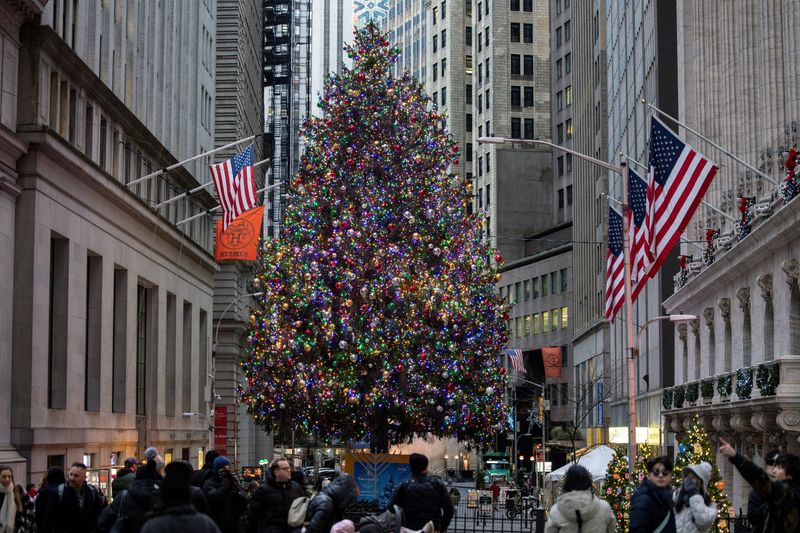 Take Five: Ho-ho-holding on for year-end