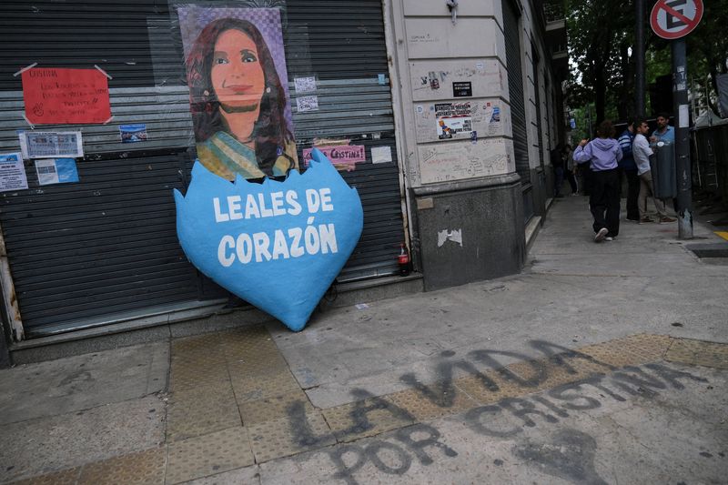 Argentina’s ex-President Kirchner recovering from surgery