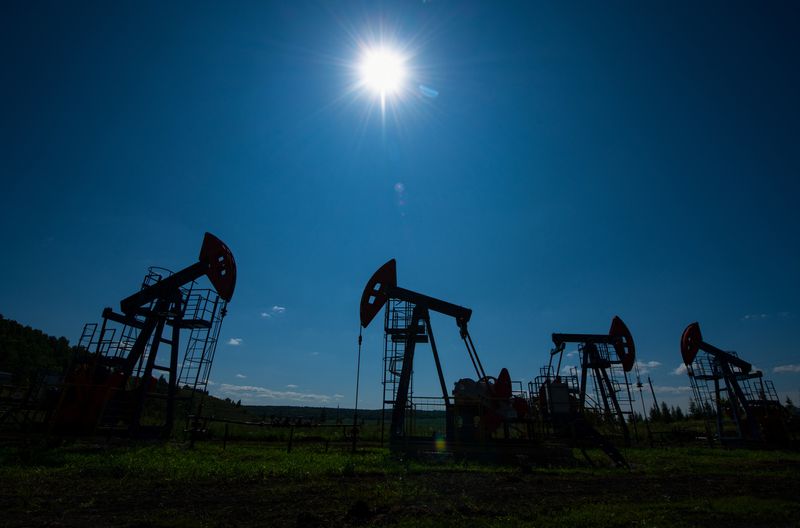 Oil slips as market weighs geopolitical risks against bearish fundamentals