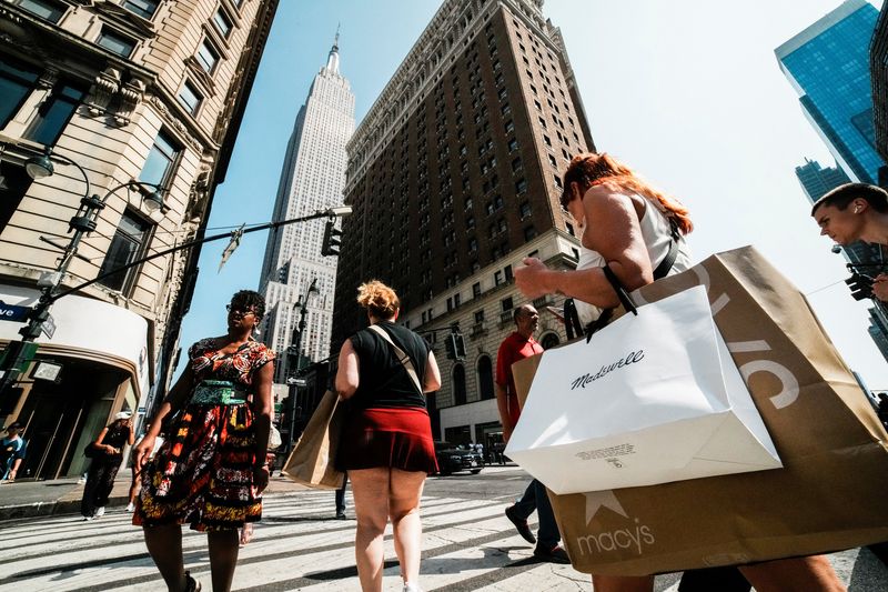 Robust consumer spending, rising exports fuel US economic growth in third quarter