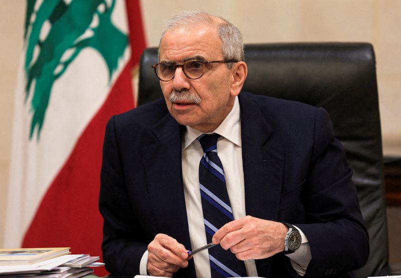 Lebanon advances draft law to address losses from economic collapse
