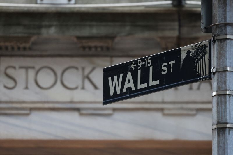 Global equity funds see strong inflows in final week of 2025