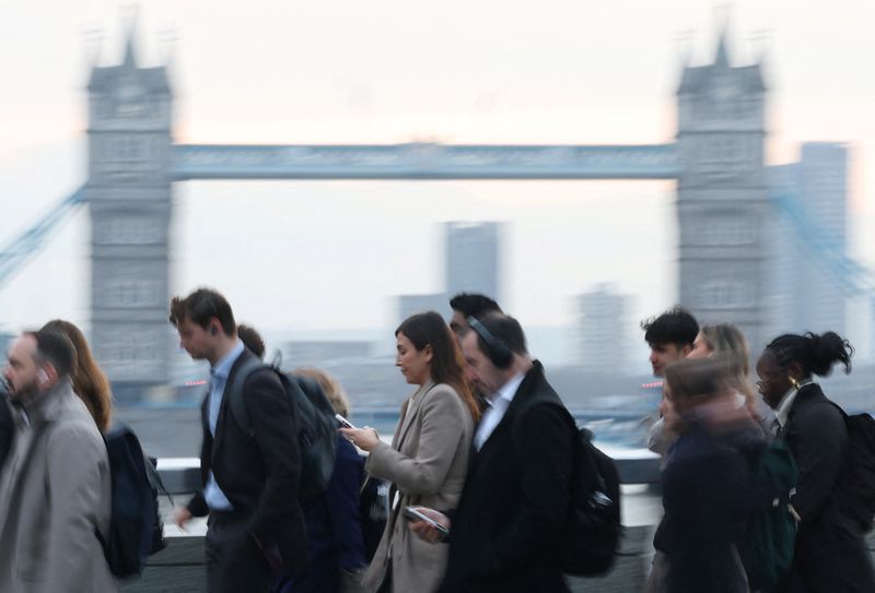 UK price pressures rise despite firms’ lacklustre end to 2025, PMI shows