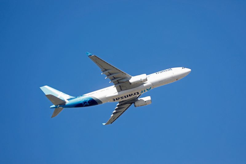 Canada’s Air Transat pilots approve five-year contract