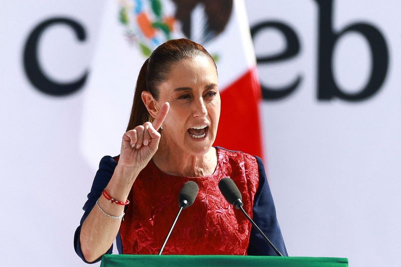 Sheinbaum says Mexico has not increased oil shipments to Cuba amid Venezuela situation