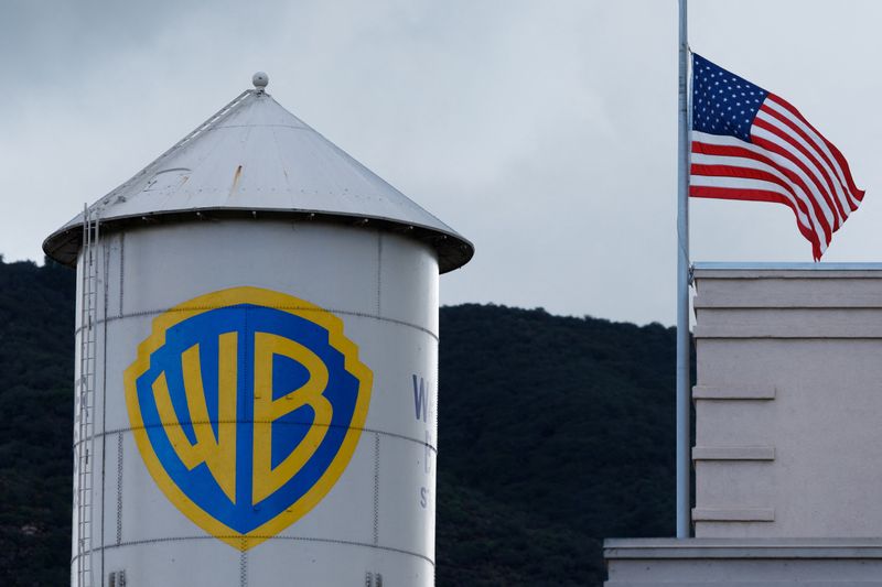 Analysis-Comcast’s TV spin hands Paramount more ammunition in its Warner Bros campaign