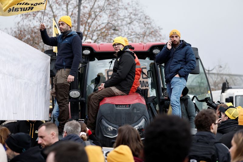 Explainer-Why are French farmers driving their tractors into Paris?