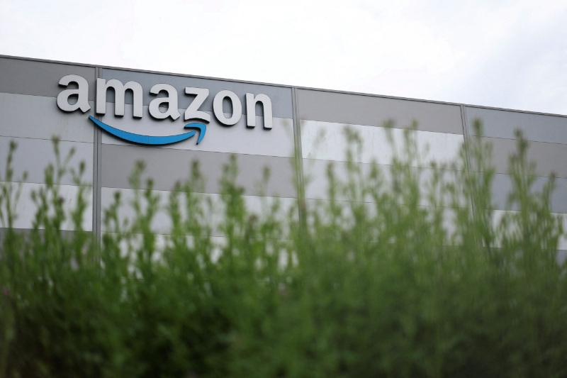 Consumers sue Amazon for not refunding Trump tariff costs