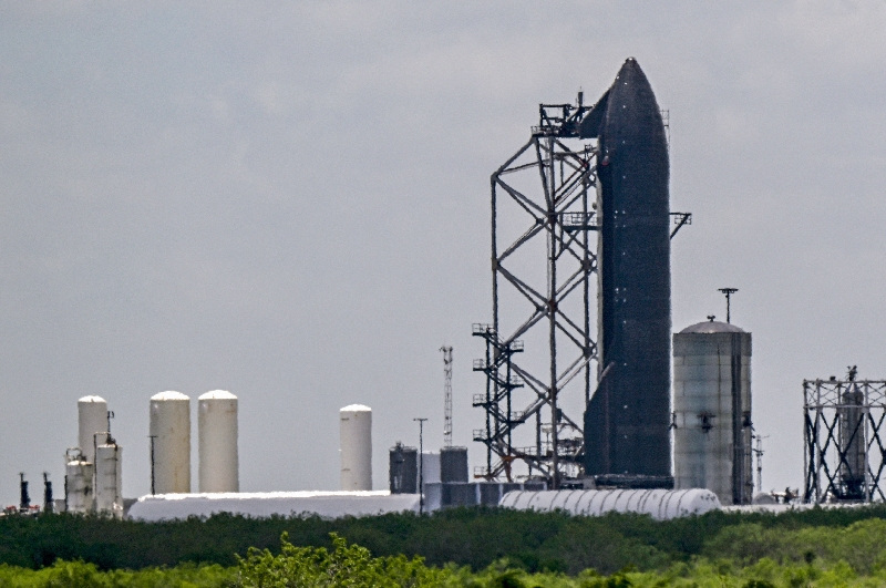 SpaceX shareholders approve 5-for-1 stock split , Bloomberg News reports