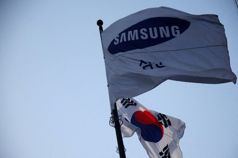 Samsung Electronics, South Korean union resume pay talks as strike looms at chip giant