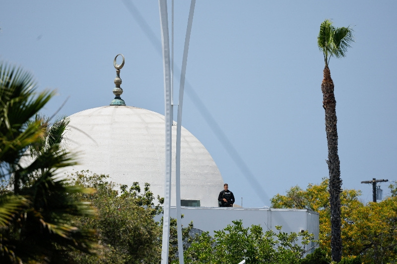 Five dead, including two suspects, after shooting at San Diego mosque